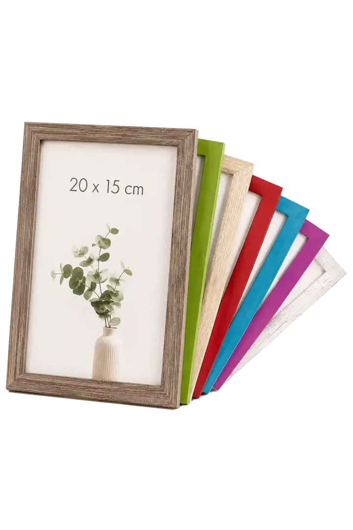 Marcos para fotos 20x15 cm en varios colores sobre fondo blanco limpio para catálogo de productos